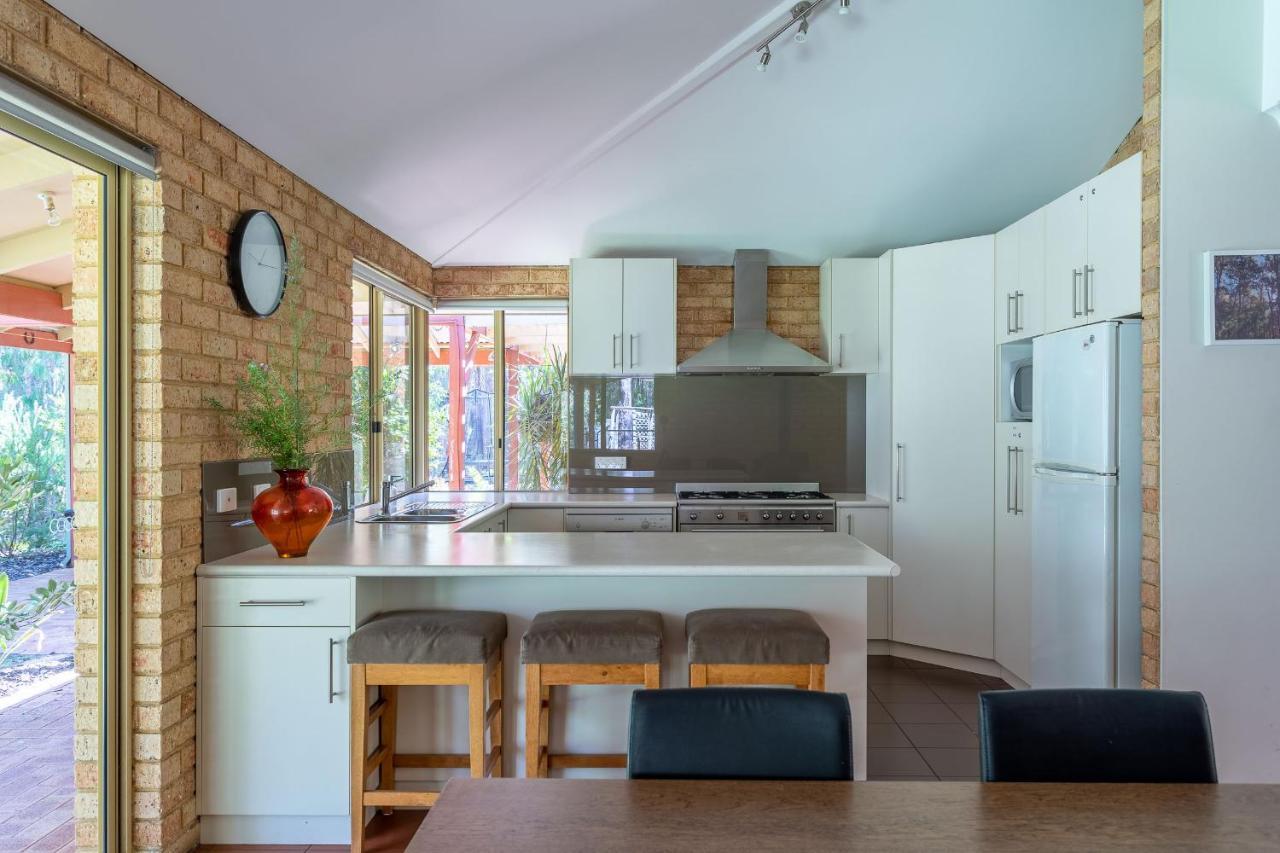 Mansfield Retreat - In Town - Margaret River ภายนอก รูปภาพ